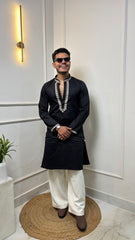 MAN'S VIRAL KURTA SET