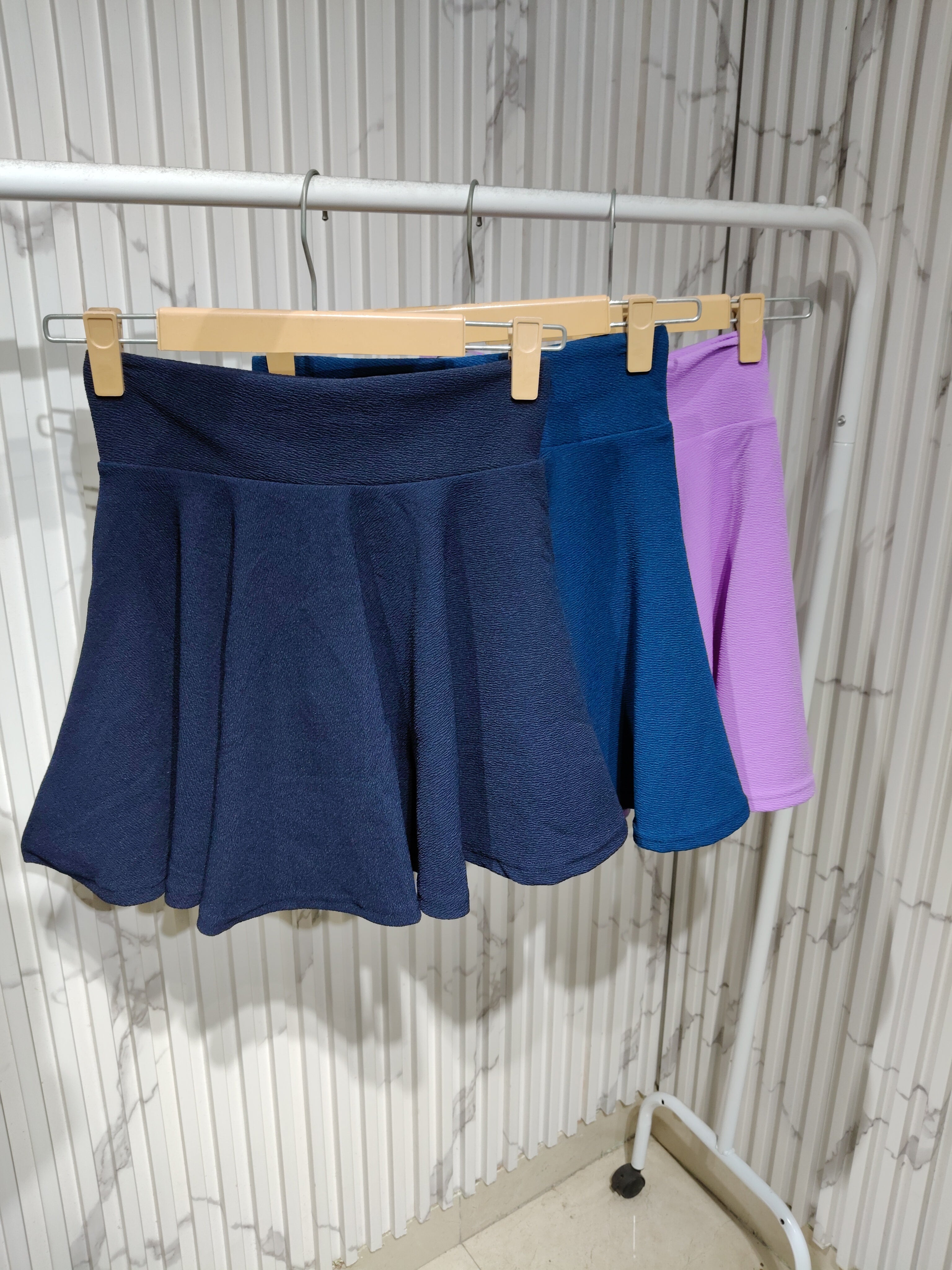 Skirts (with Divider)